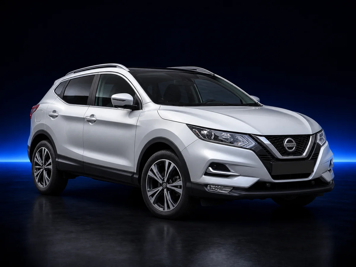 Silver Nissan Qashqai J11 N-Connecta viewed from the front three-quarter angle.
